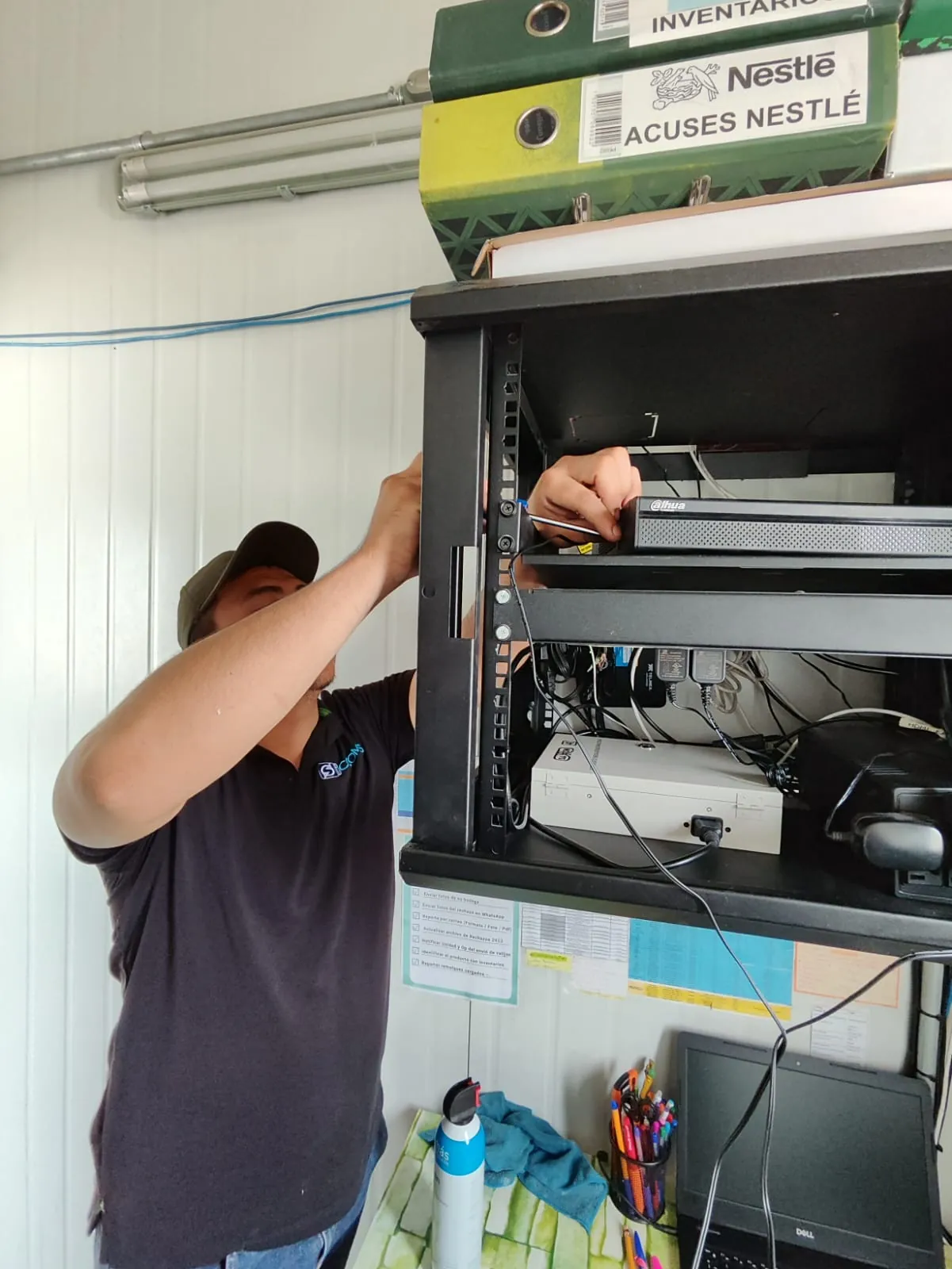 Mantenimiento de equipo de computo y servidores